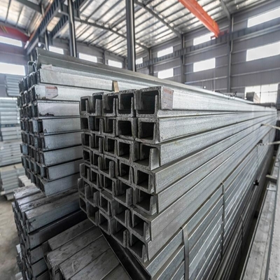 2% Tolleranza Tipo T e U Larghezza del canale in acciaio metallico personalizzata per applicazioni versatili