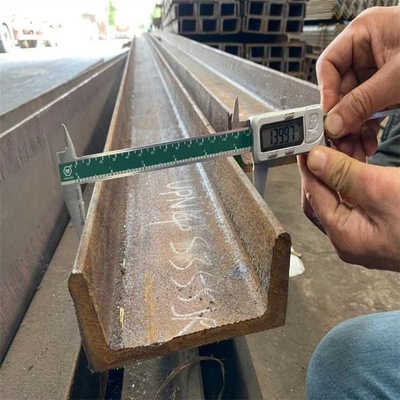 Termine CFR AISI S275jr S355j0 Caldo laminato/caldamente piegato a carbonio canale C/U strutturale lieve