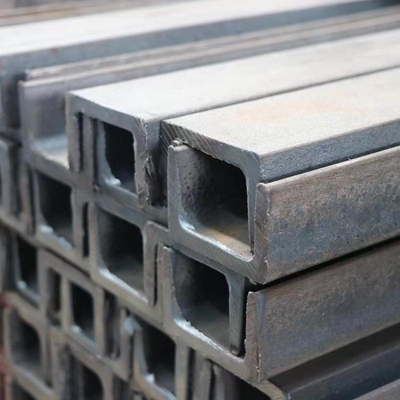 Richiesta personalizzata Galvanizzato U Profile U-Shape Acciaio Canale con spessore 3-50mm