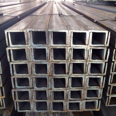 Materiale da costruzione S235jr Ss400 St37 St52 Canale in acciaio con superficie piana o galvanizzata